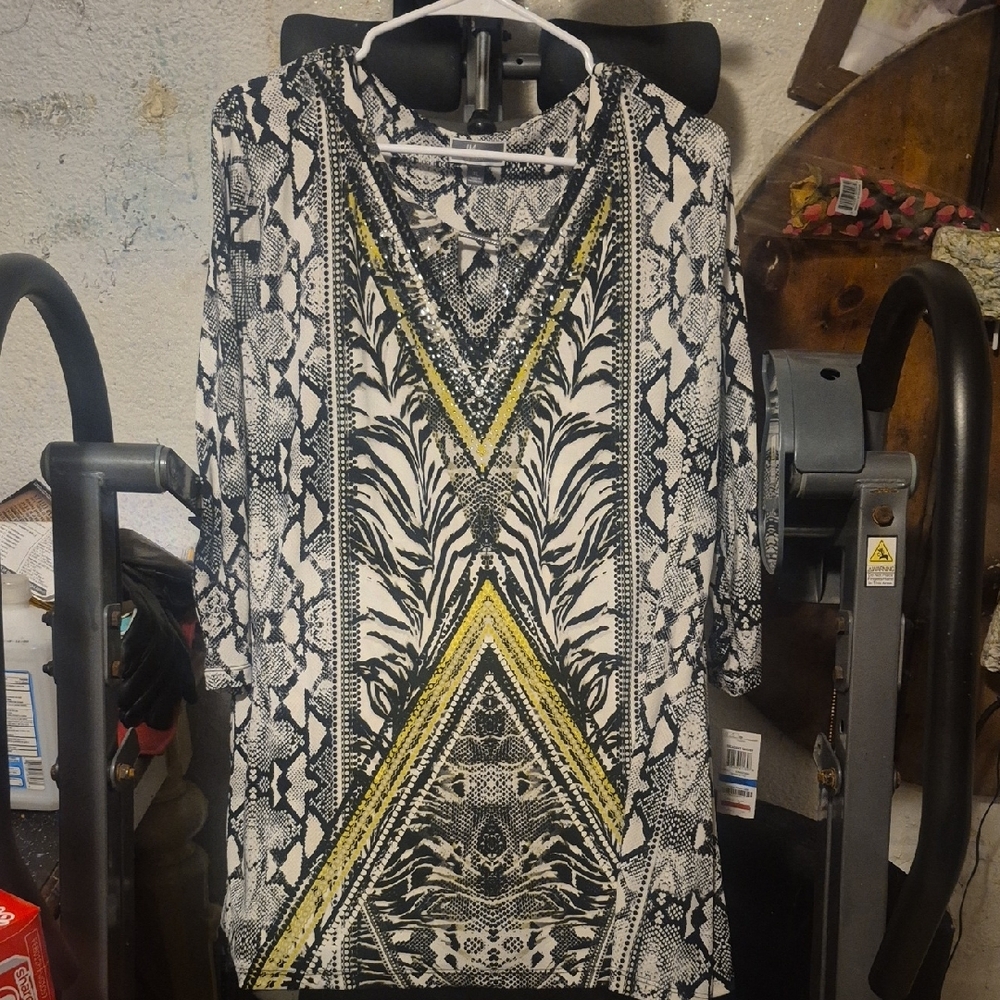 Black and White Patterned Blouse with Gold Accents